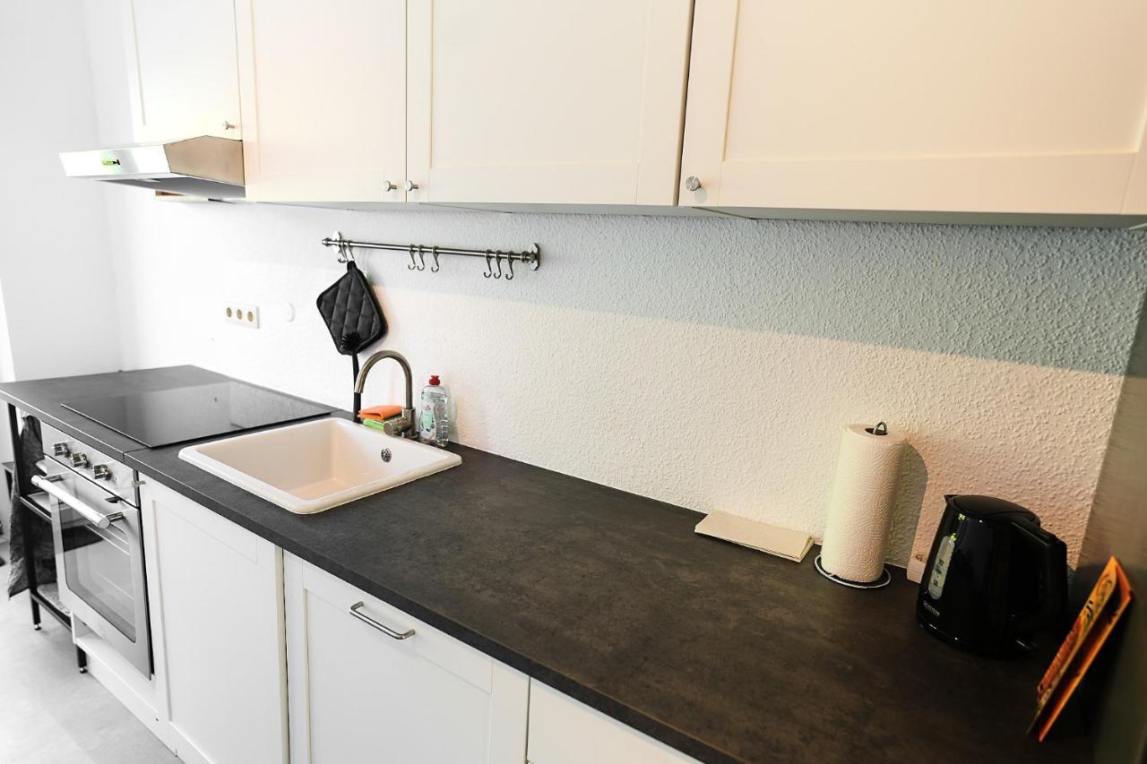 N2 Centrally Located 3-Room Apartment With Balcony Or Individual Rooms Karlsruhe Bagian luar foto